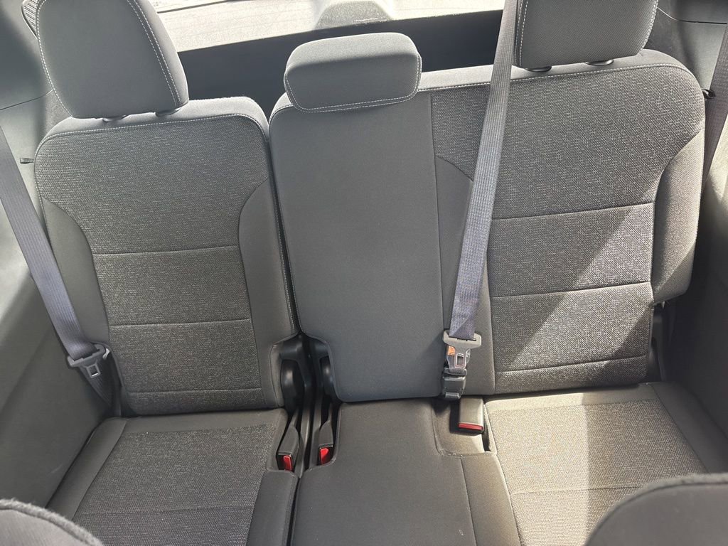 Used 2025 Chevrolet Traverse LT image 9