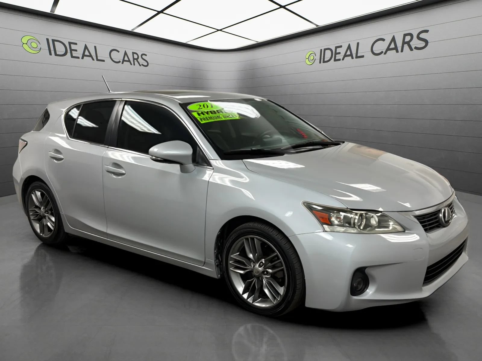 Used 2013 Lexus CT 200h w/ Premium Pkg w/Navigation FWD image 7