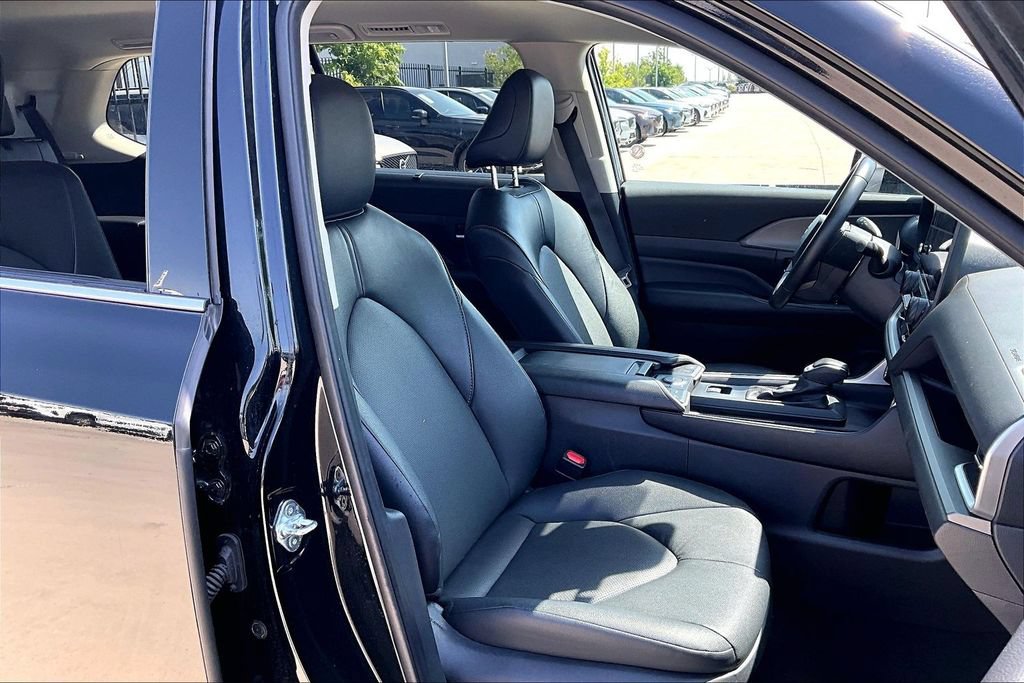 Used 2025 Toyota Grand Highlander AWD image 9