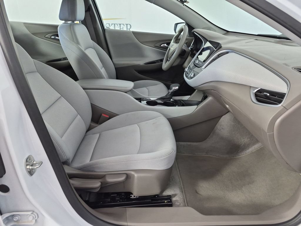 Certified 2025 Chevrolet Malibu LS FWD image 35