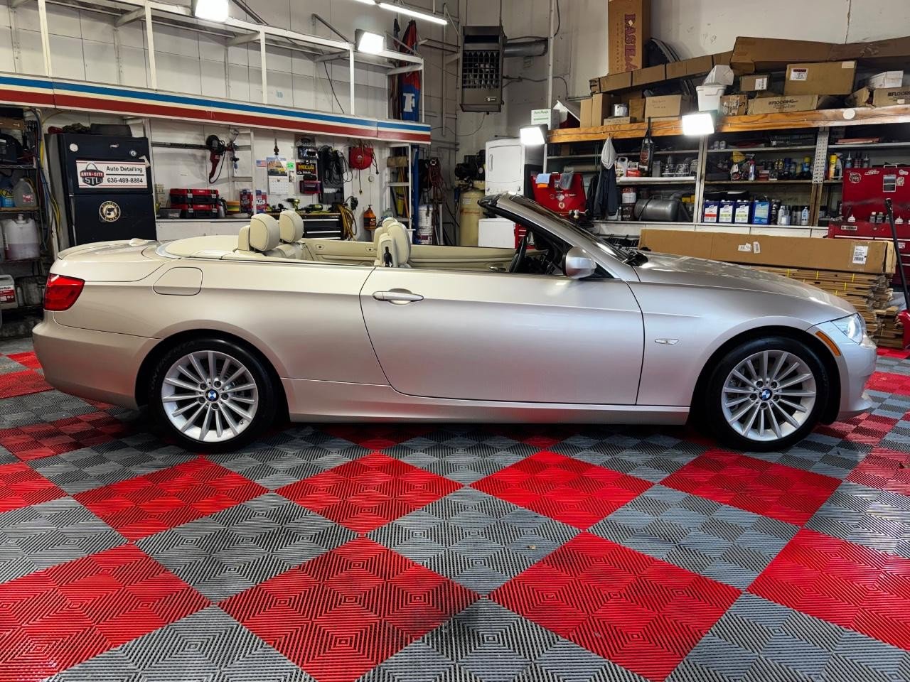 Used 2013 BMW 335i Convertible image 11