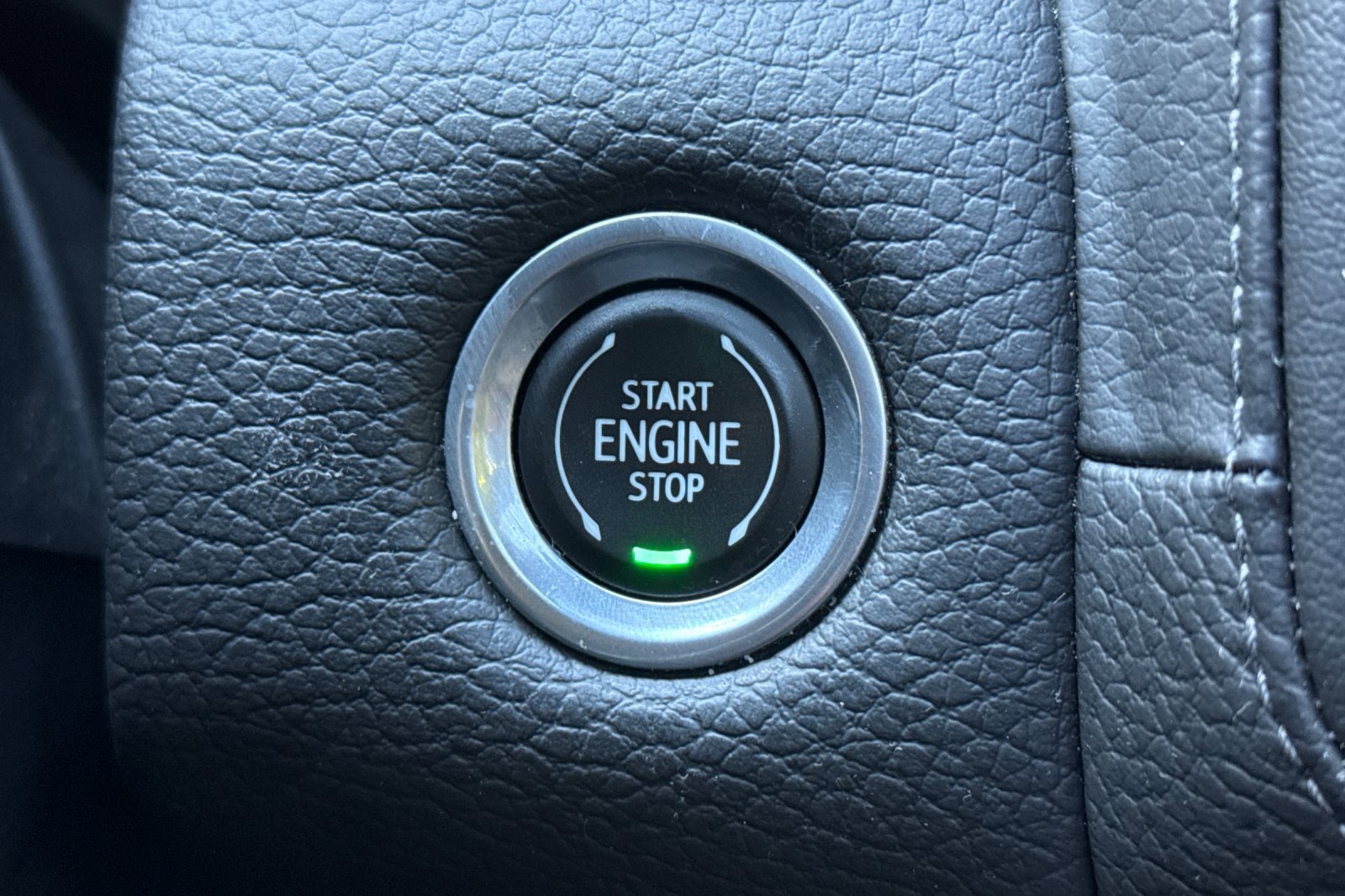 Used 2022 GMC Yukon XL Denali AWD/4WD image 26