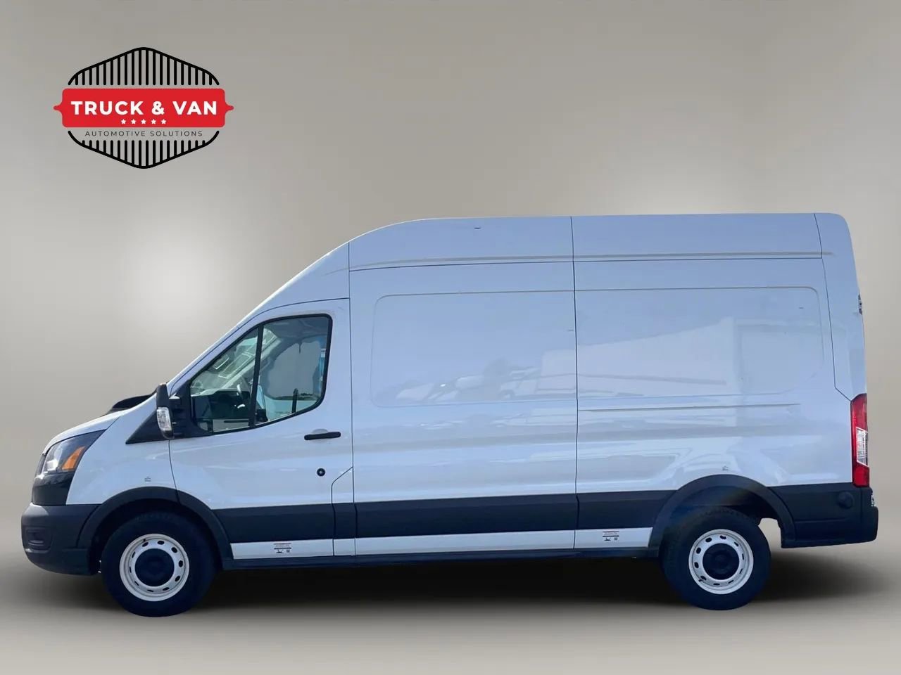 Used 2022 Ford E-Transit 148 High Roof w/ Load Area Protection Package RWD image 3