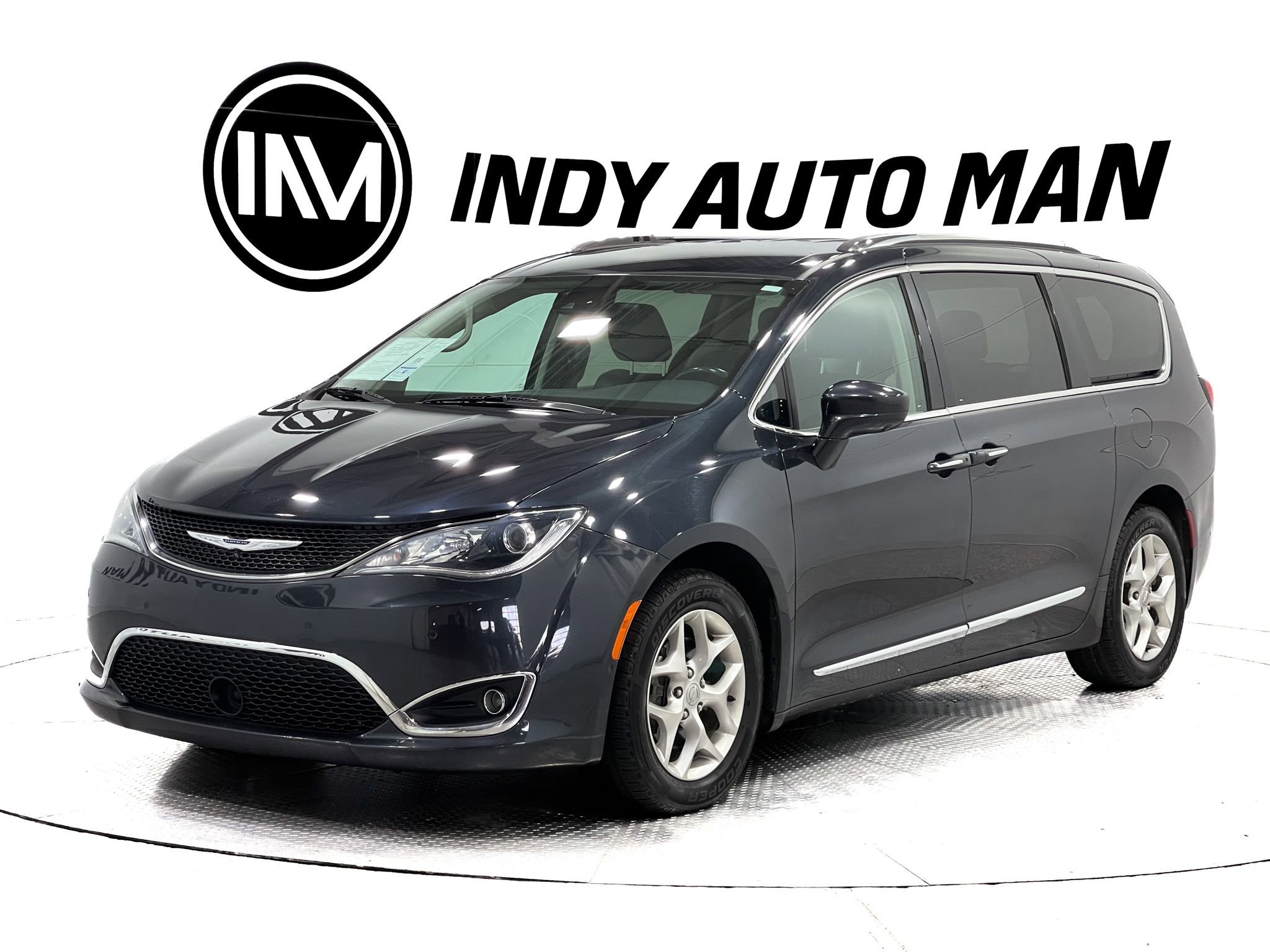 Used 2019 Chrysler Pacifica Touring-L Plus w/ Advanced Safetytec Group FWD image 8