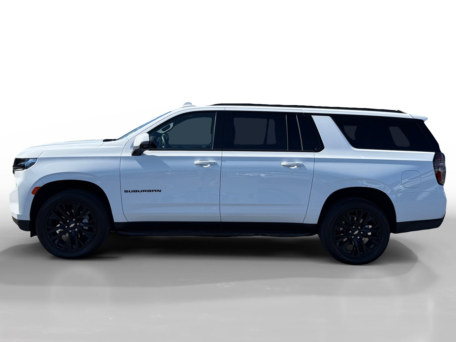Used 2024 Chevrolet Suburban RST w/ Luxury Package image 2
