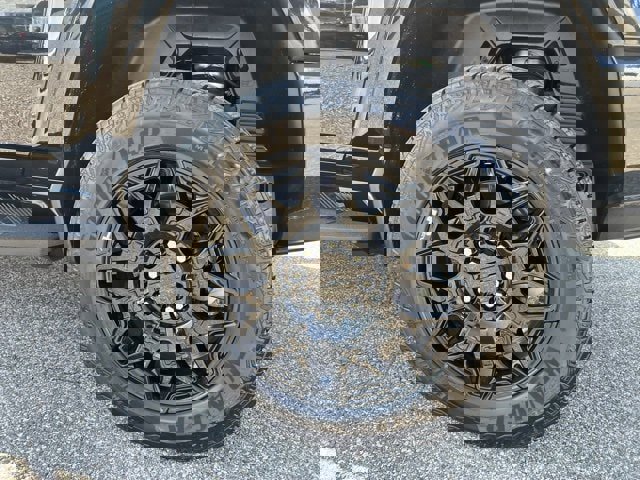 Used 2024 GMC Hummer EV 2X w/ LPO, Illumination Package image 8