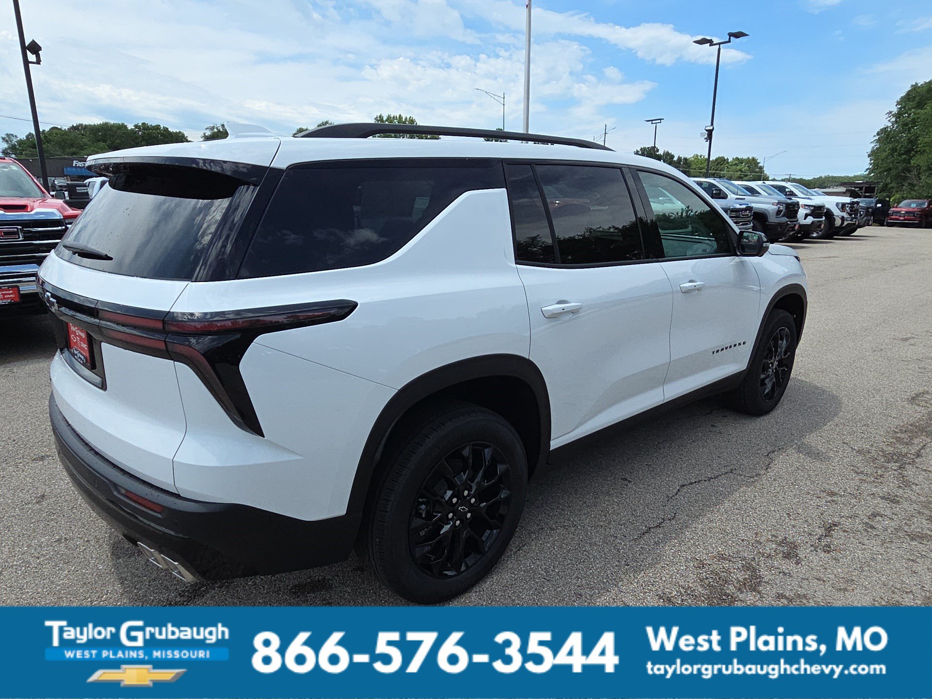 New 2026 Chevrolet Traverse LT w/ Midnight/Sport Edition FWD image 8