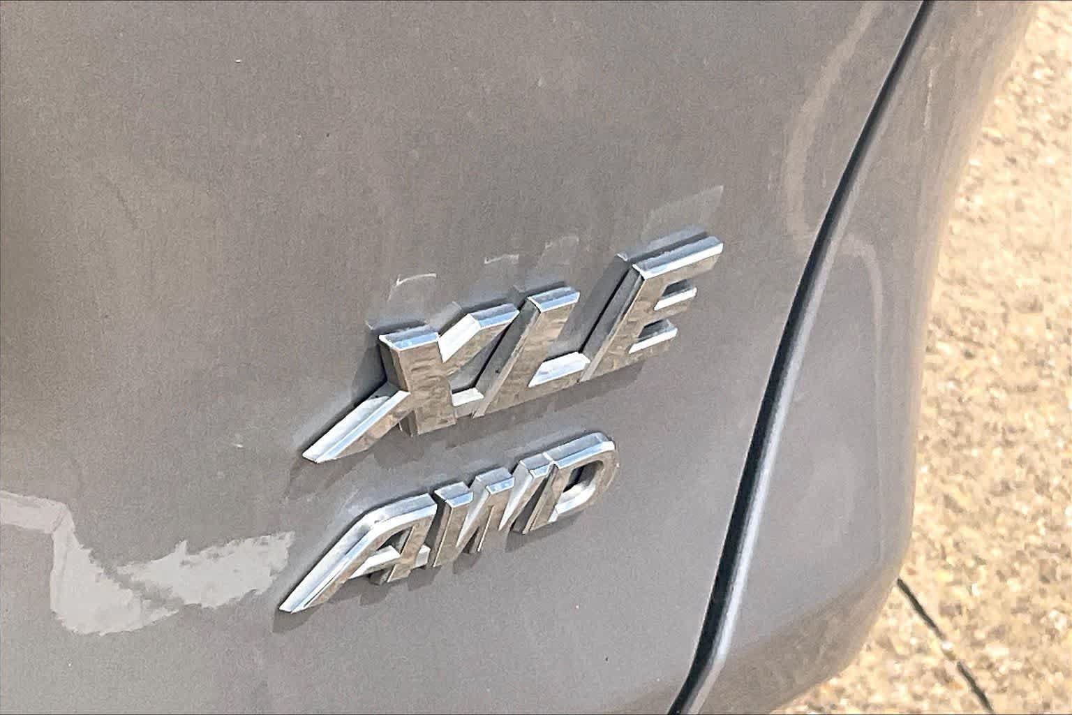 Used 2020 Toyota RAV4 XLE Premium AWD/4WD image 7