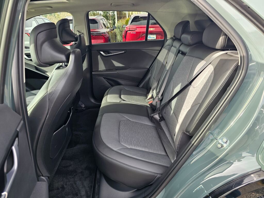 Certified 2023 Kia Niro Wave w/ Wave Preserve Package image 24