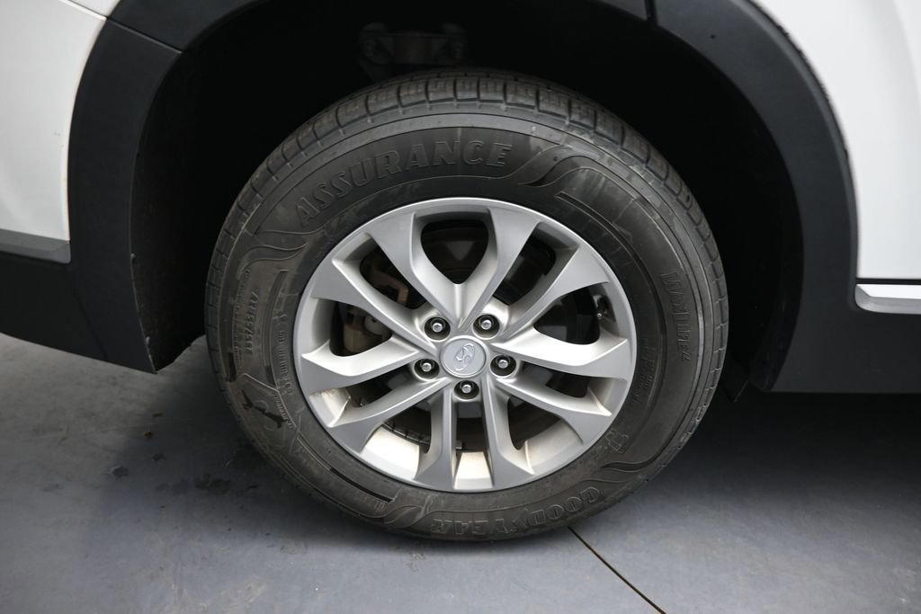 Used 2020 Hyundai Santa Fe SE FWD image 17