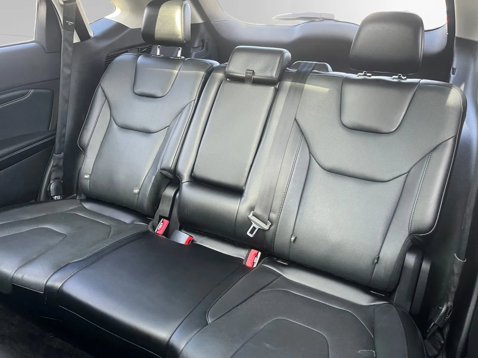 Used 2017 Ford Edge Titanium w/ Equipment Group 302A AWD/4WD image 15