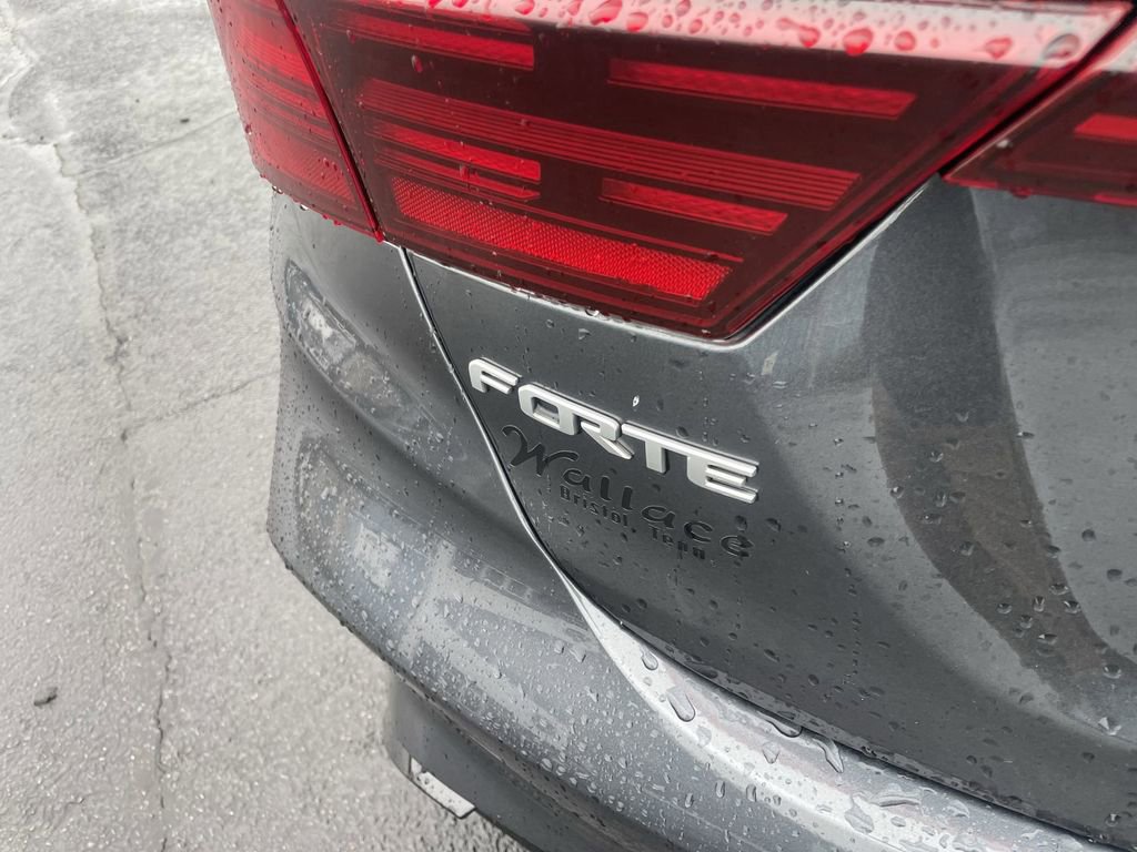 Certified 2024 Kia Forte GT-Line image 7