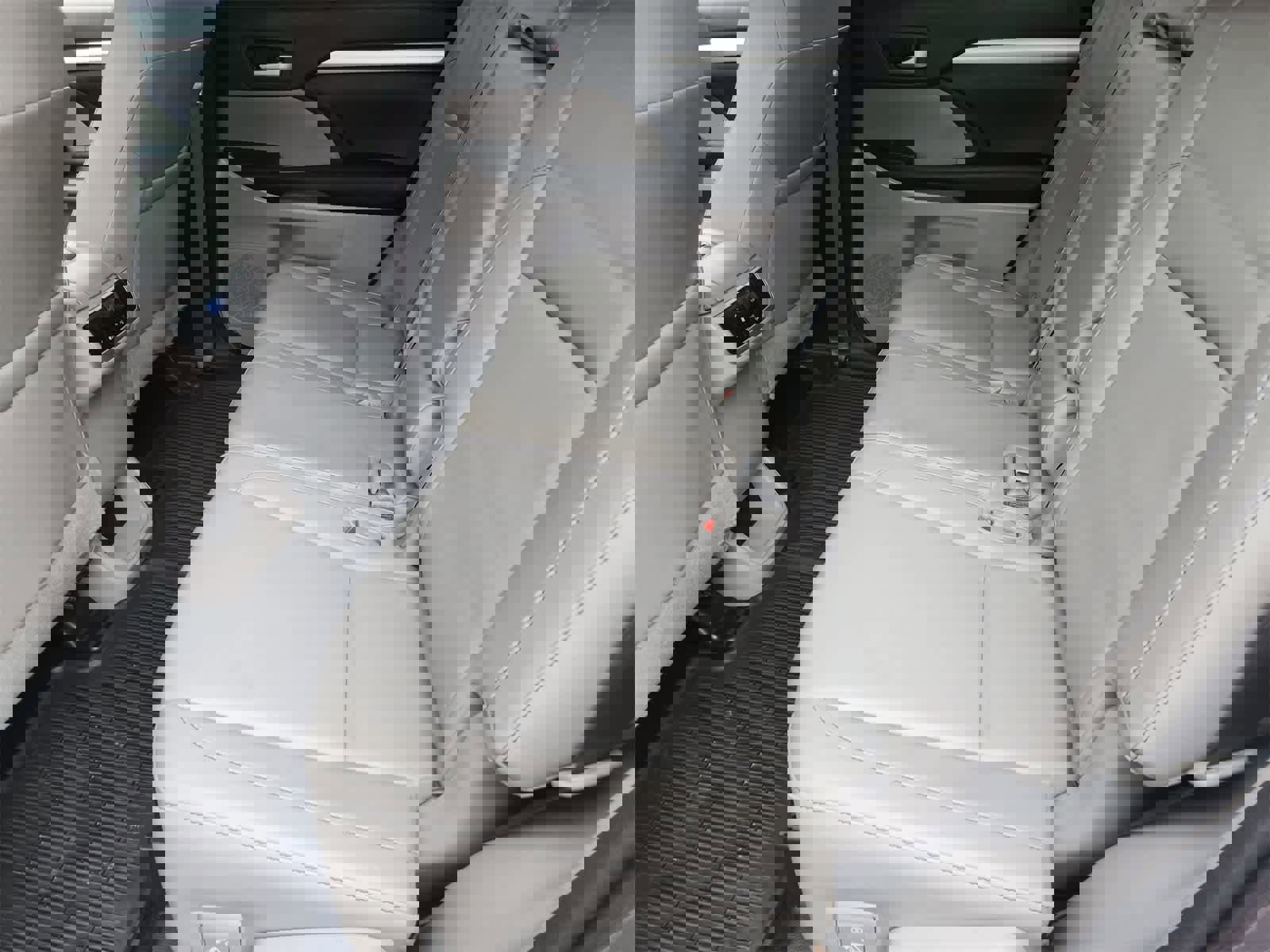 Used 2016 Toyota Highlander XLE image 25