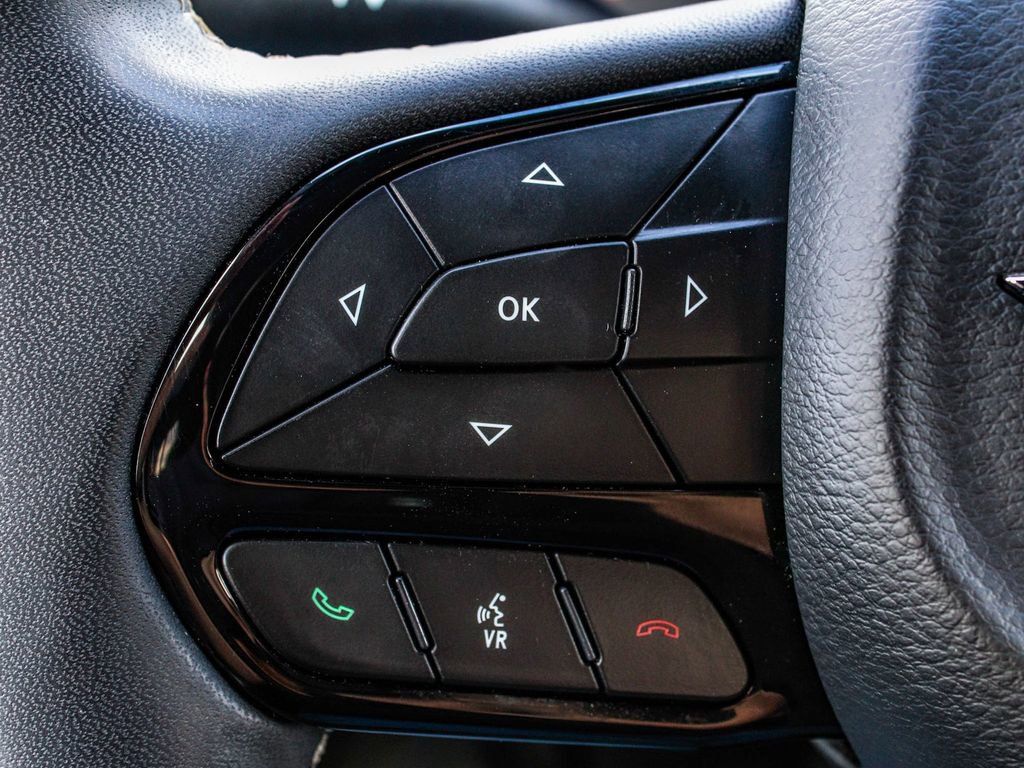 Used 2022 Chrysler Pacifica Touring-L w/ Uconnect Theater Family Group image 26