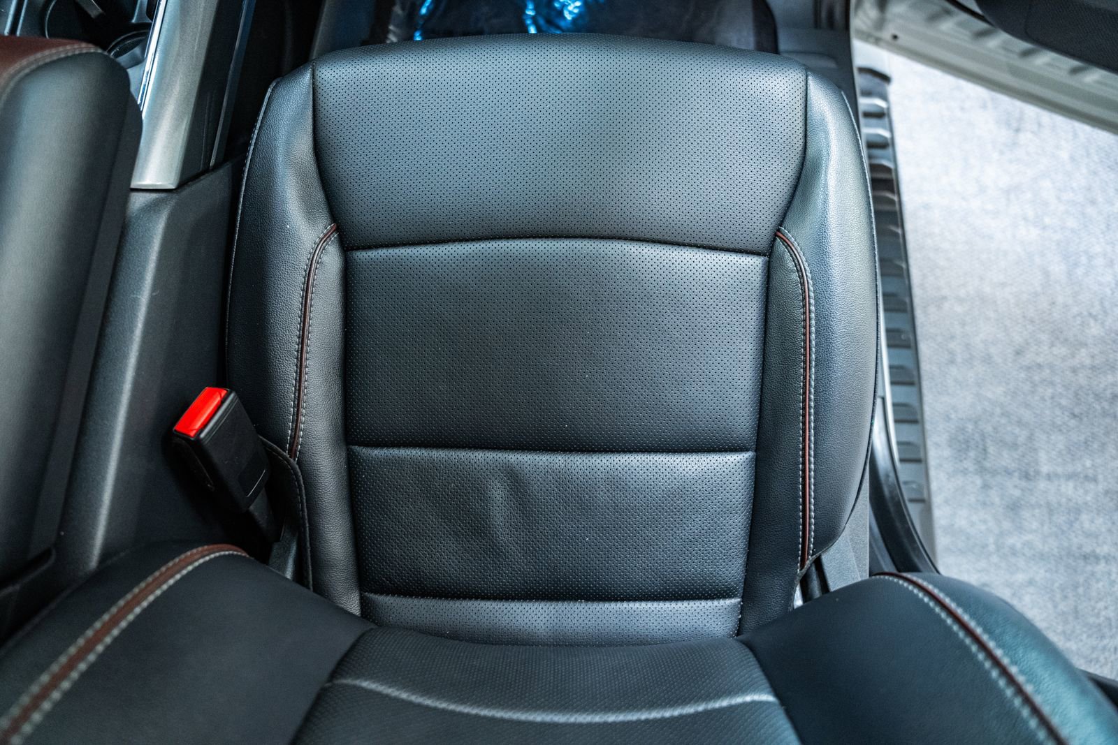 Used 2023 Ford F150 Lariat w/ Equipment Group 502A High image 38