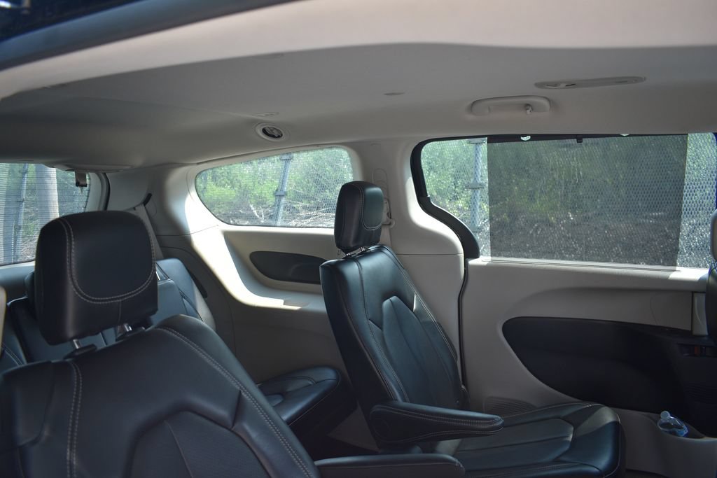 Used 2024 Chrysler Pacifica Touring-L FWD image 25