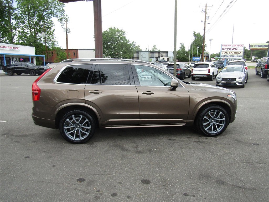 Used 2017 Volvo XC90 T6 Momentum w/ Vision Package AWD/4WD image 8
