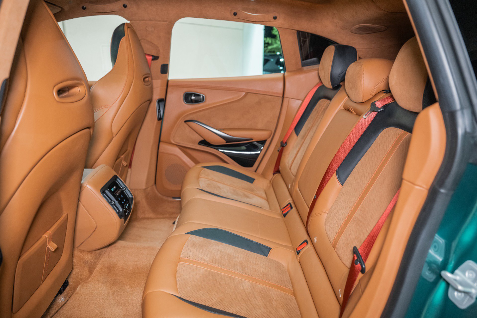 Used 2023 Aston Martin DBX 707 image 13