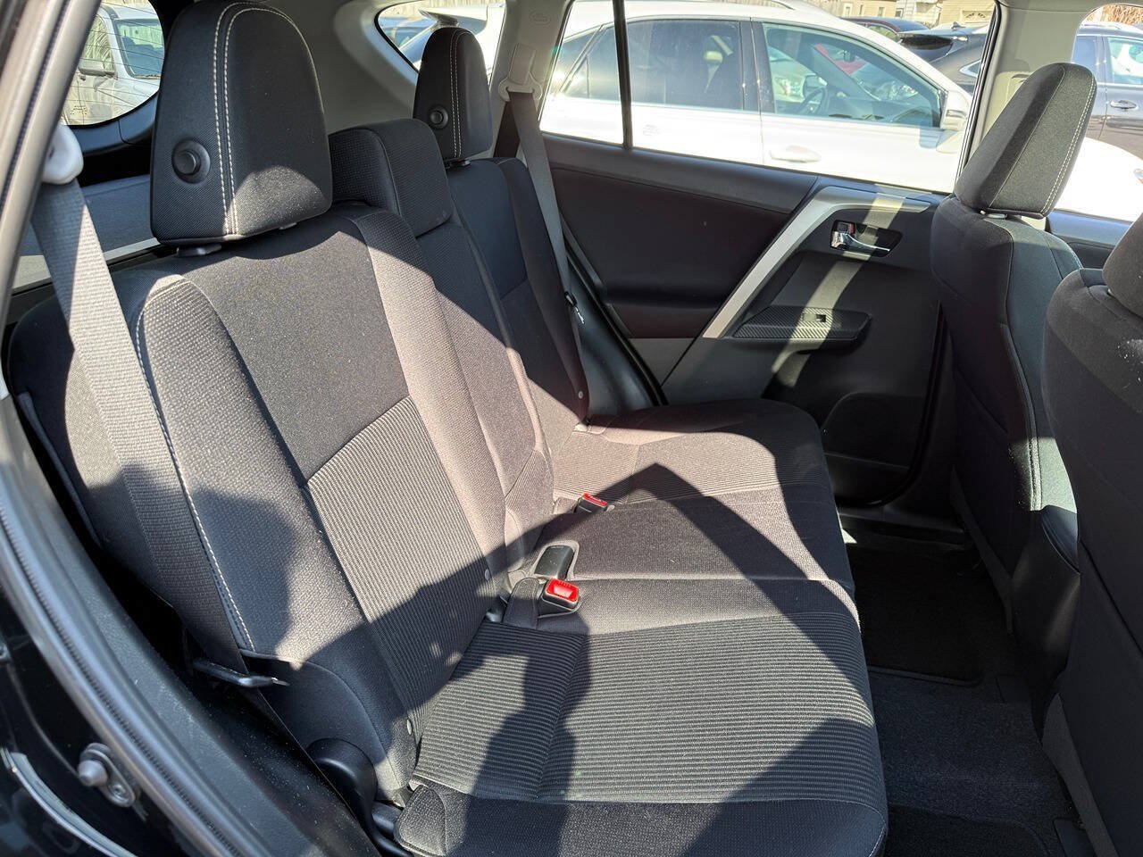 Used 2015 Toyota RAV4 XLE AWD/4WD image 38