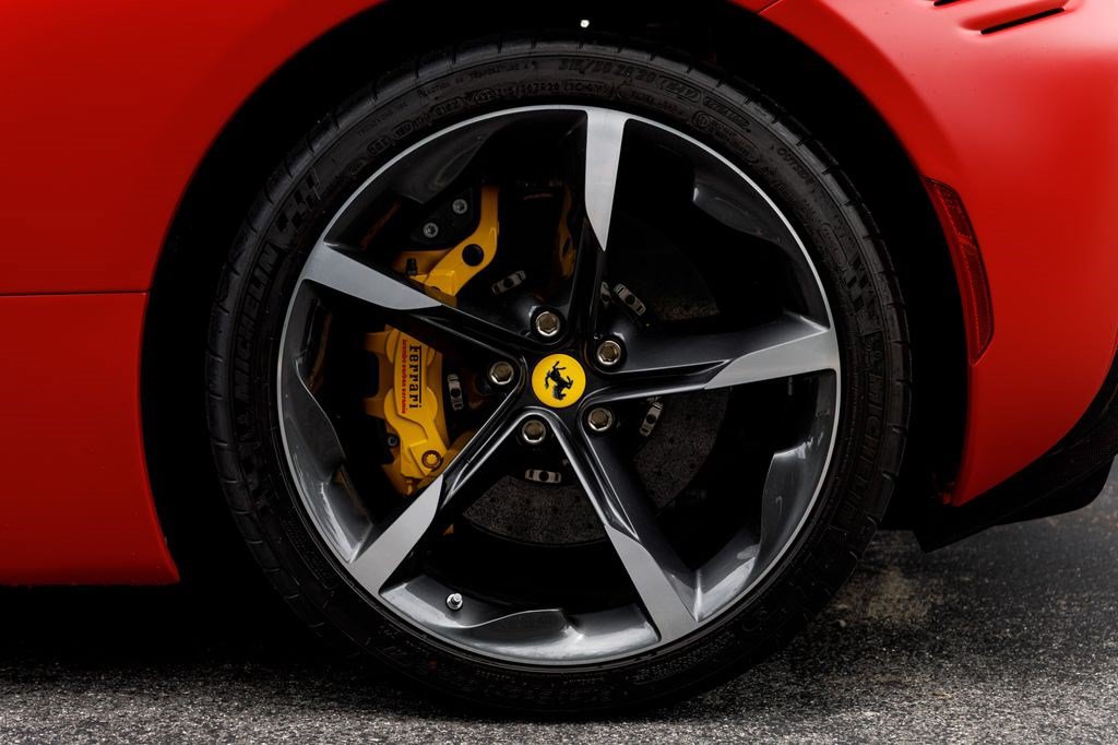 Used 2025 Ferrari SF90 Spider AWD/4WD image 40
