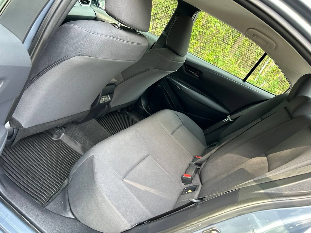 Used 2025 Toyota Corolla LE FWD image 27