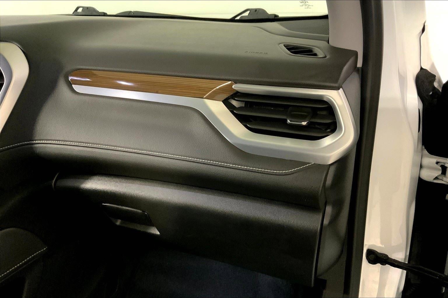 Used 2023 GMC Acadia SLE w/ Driver Convenience Package image 17