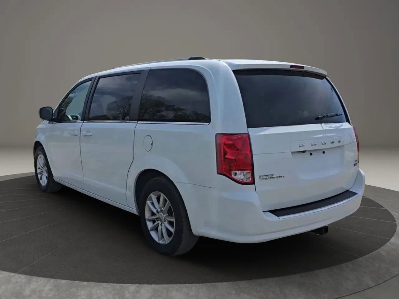 Used 2019 Dodge Grand Caravan SXT FWD image 5