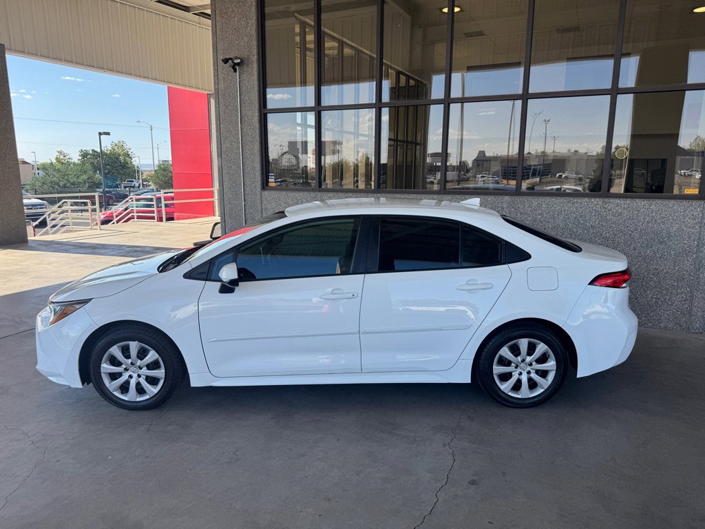 Used 2021 Toyota Corolla LE w/ Carpet Mat Package (TMS) image 27