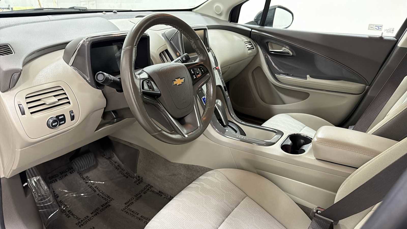 Used 2014 Chevrolet Volt w/ Enhanced Safety Package 1 FWD image 12