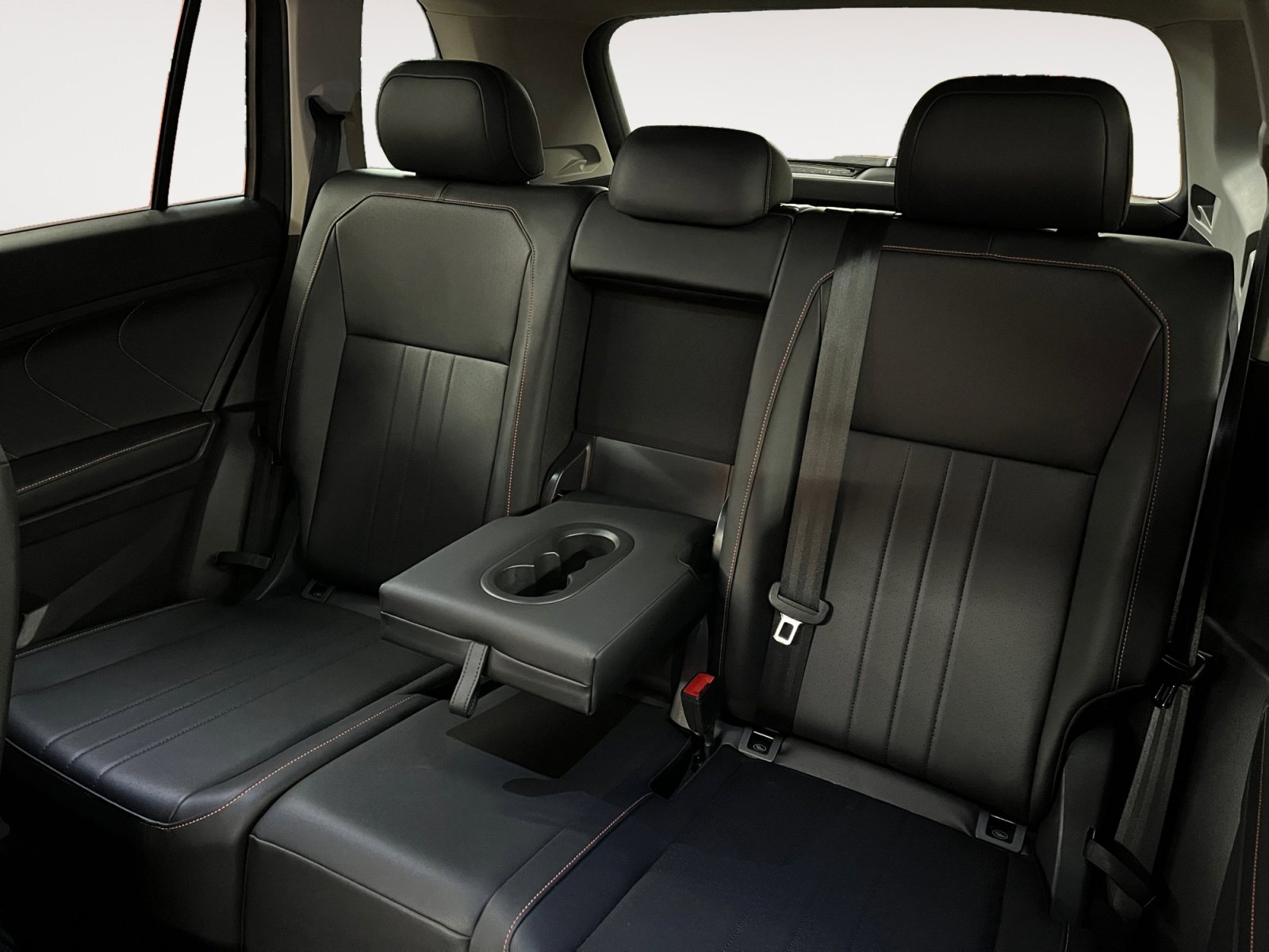 Certified 2024 Volkswagen Tiguan Wolfsburg Edition image 17