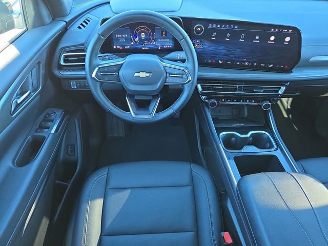 Used 2025 Chevrolet Traverse LT image 16