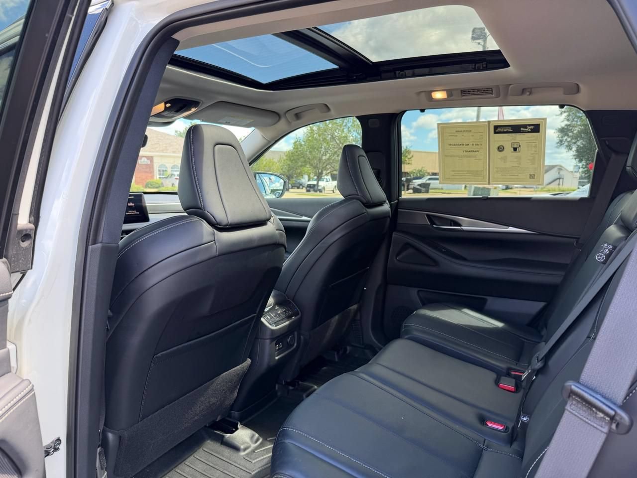Used 2023 INFINITI QX60 Luxe w/ Cargo Package AWD/4WD image 12