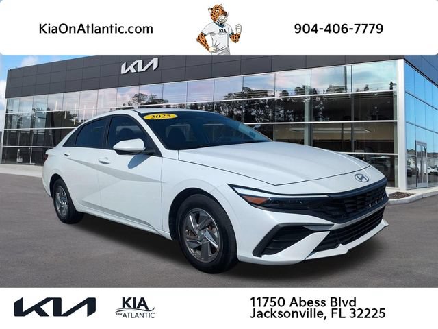 Used 2025 Hyundai Elantra SE FWD image 1