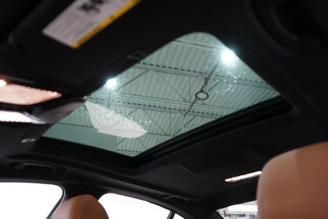 Used 2023 BMW 540i xDrive w/ M Sport Package image 17