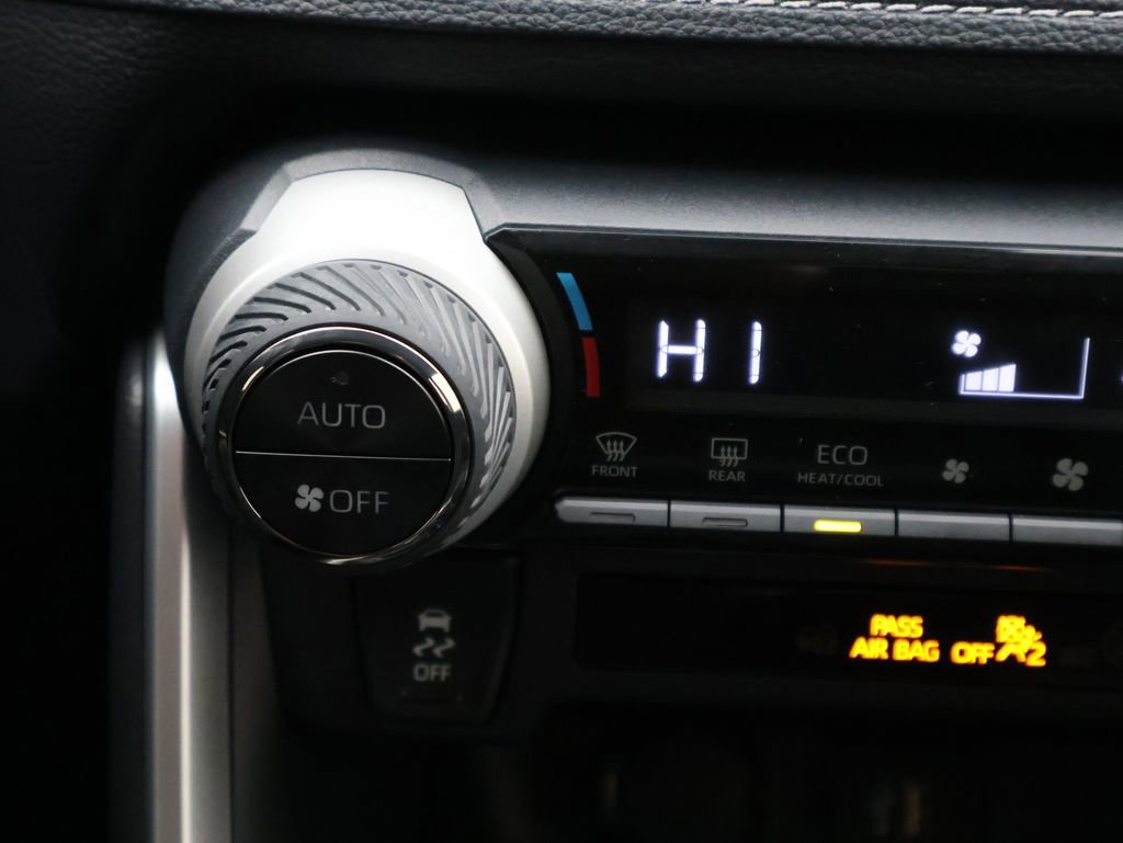 Used 2025 Toyota RAV4 XLE image 30