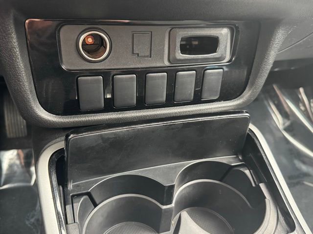 Used 2018 Mitsubishi Outlander SE image 12