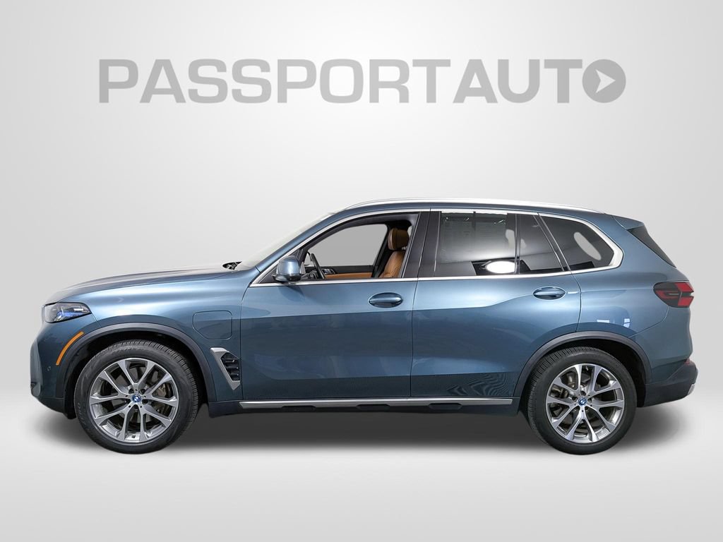 Certified 2024 BMW X5 xDrive50e w/ Premium Package AWD/4WD image 2