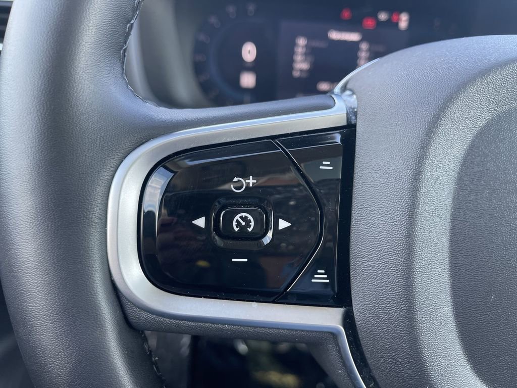 Used 2025 Volvo XC90 B6 Plus image 20