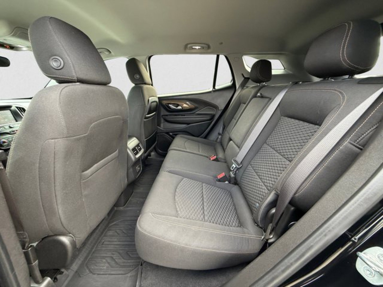 Used 2021 GMC Terrain SLE w/ Driver Convenience Package image 16