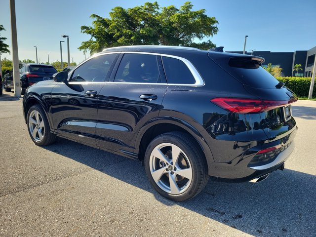 Certified 2025 Audi Q5 Premium AWD/4WD image 5