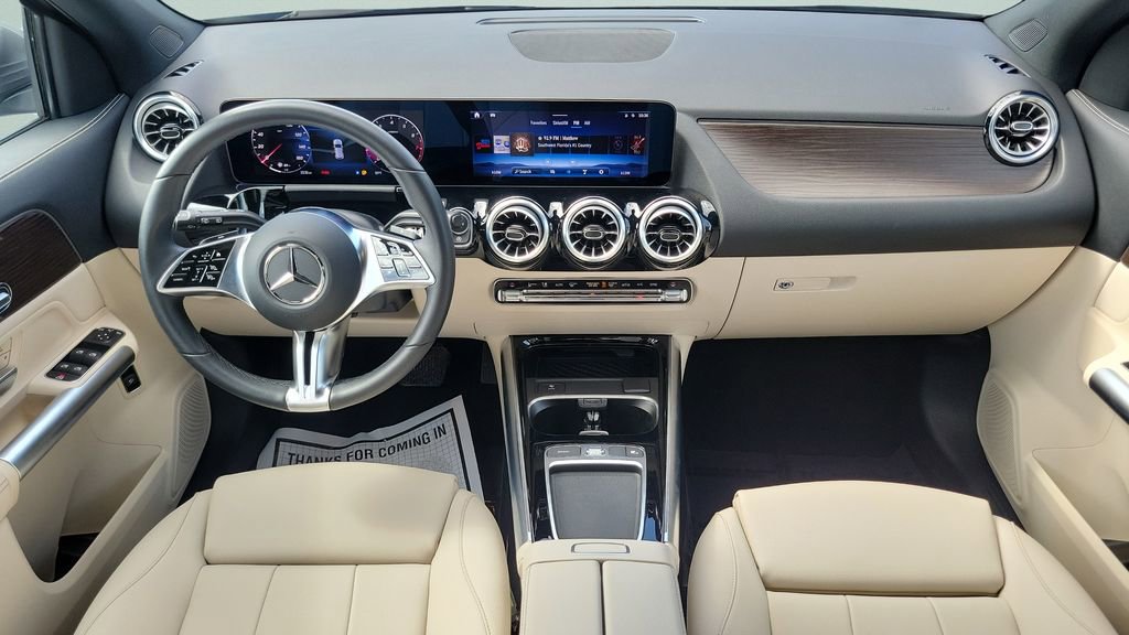 Used 2025 Mercedes-Benz GLA 250 image 11
