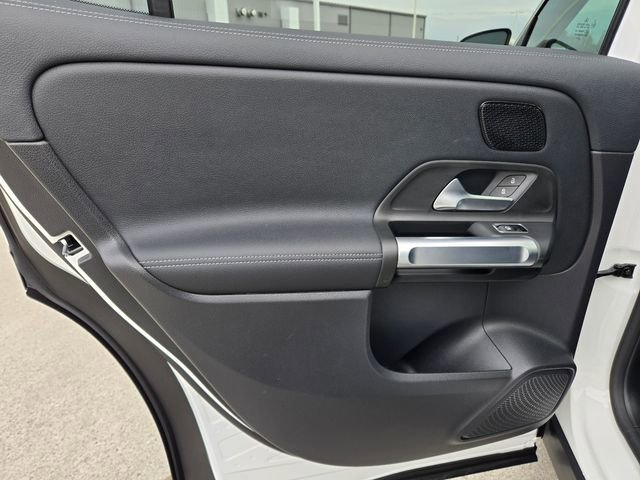 Used 2024 Mercedes-Benz EQB 300 4MATIC image 36