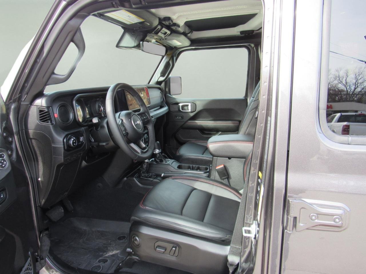 Used 2025 Jeep Gladiator Rubicon image 18