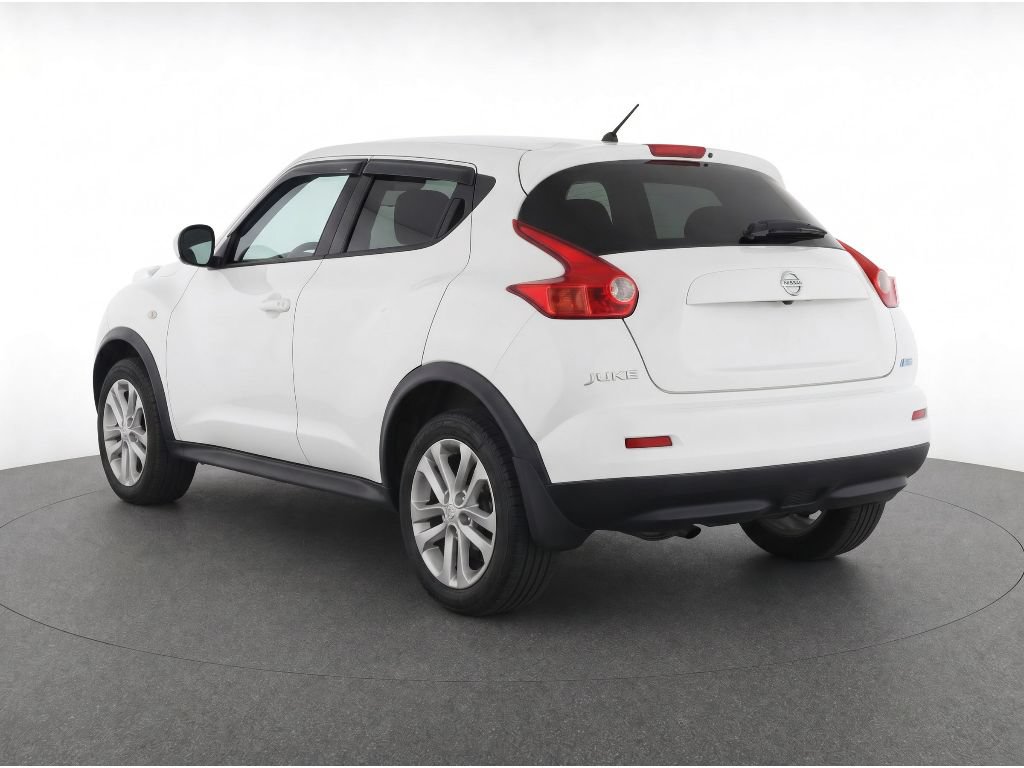 Used 2013 Nissan Juke S FWD image 4