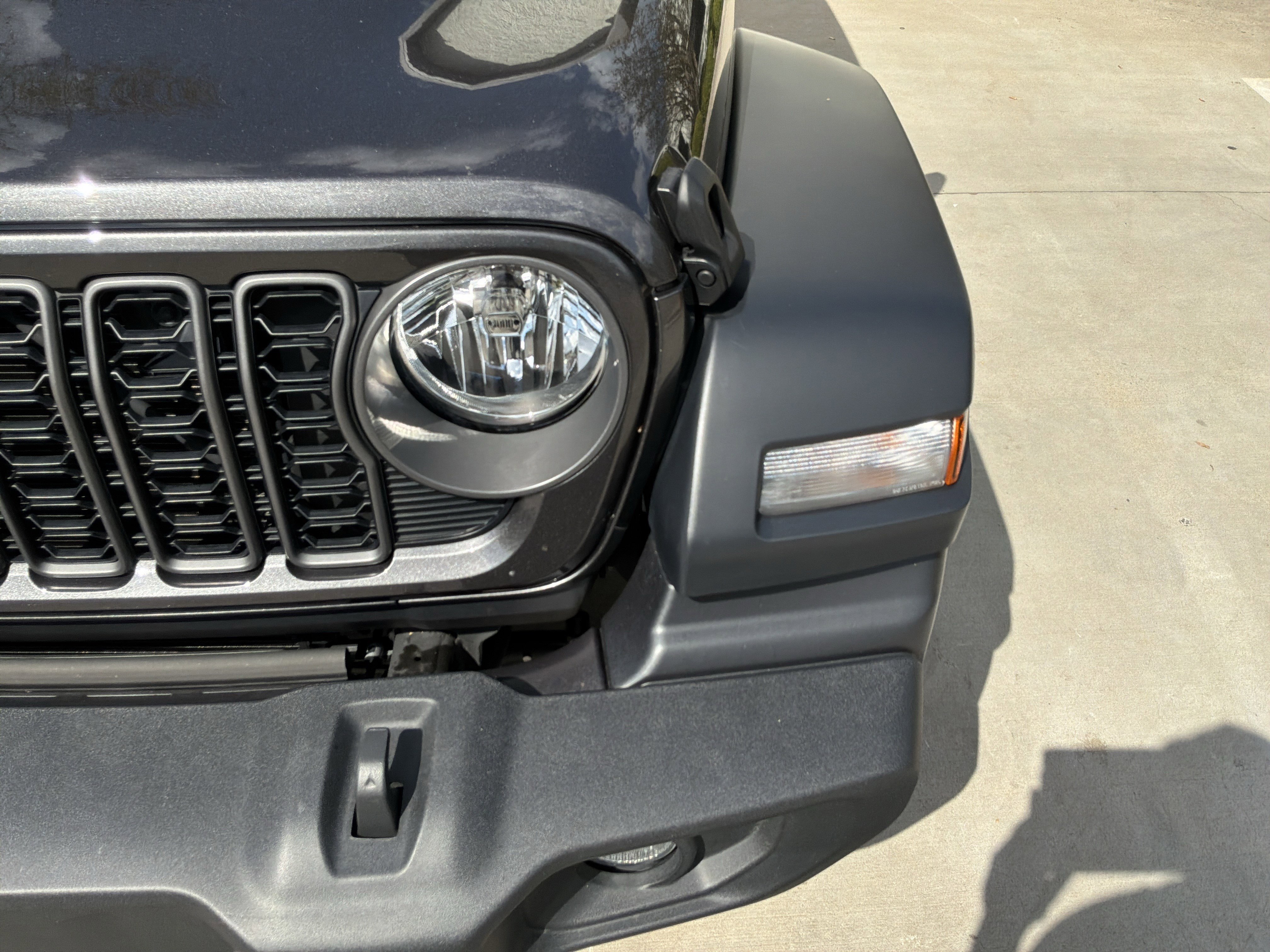 Used 2025 Jeep Wrangler Unlimited Sport AWD/4WD image 6