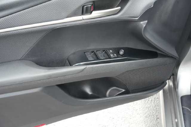 Used 2025 Toyota Camry SE FWD image 23
