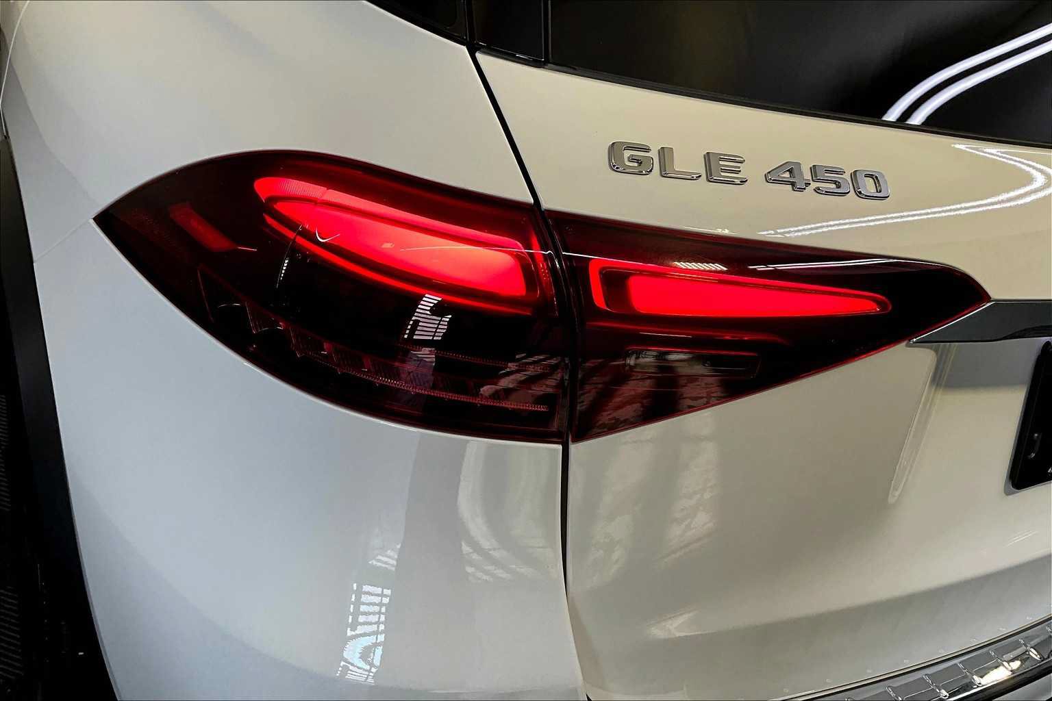Certified 2024 Mercedes-Benz GLE 450 4MATIC image 27