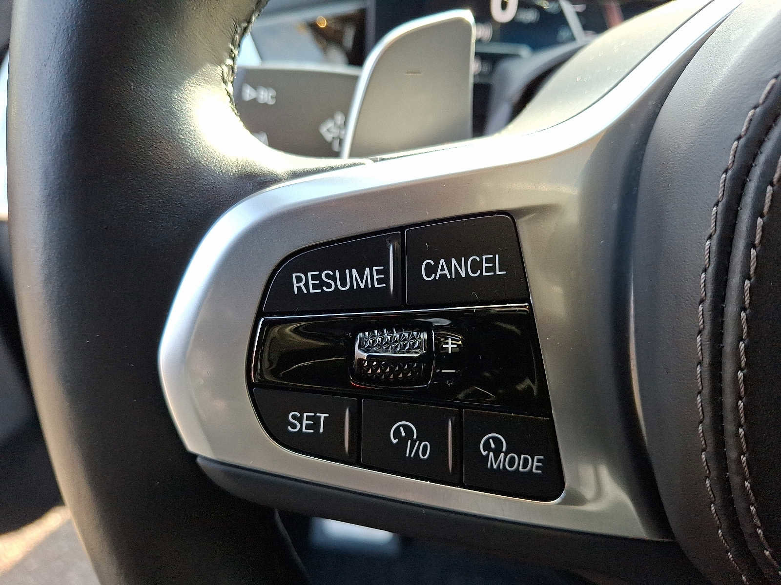 Used 2024 BMW X7 xDrive40i w/ M Sport Package image 24