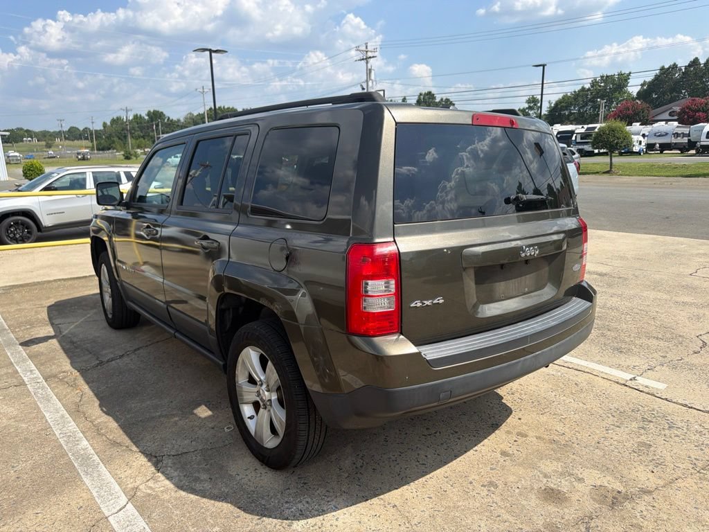 Used 2015 Jeep Patriot Latitude AWD/4WD image 5