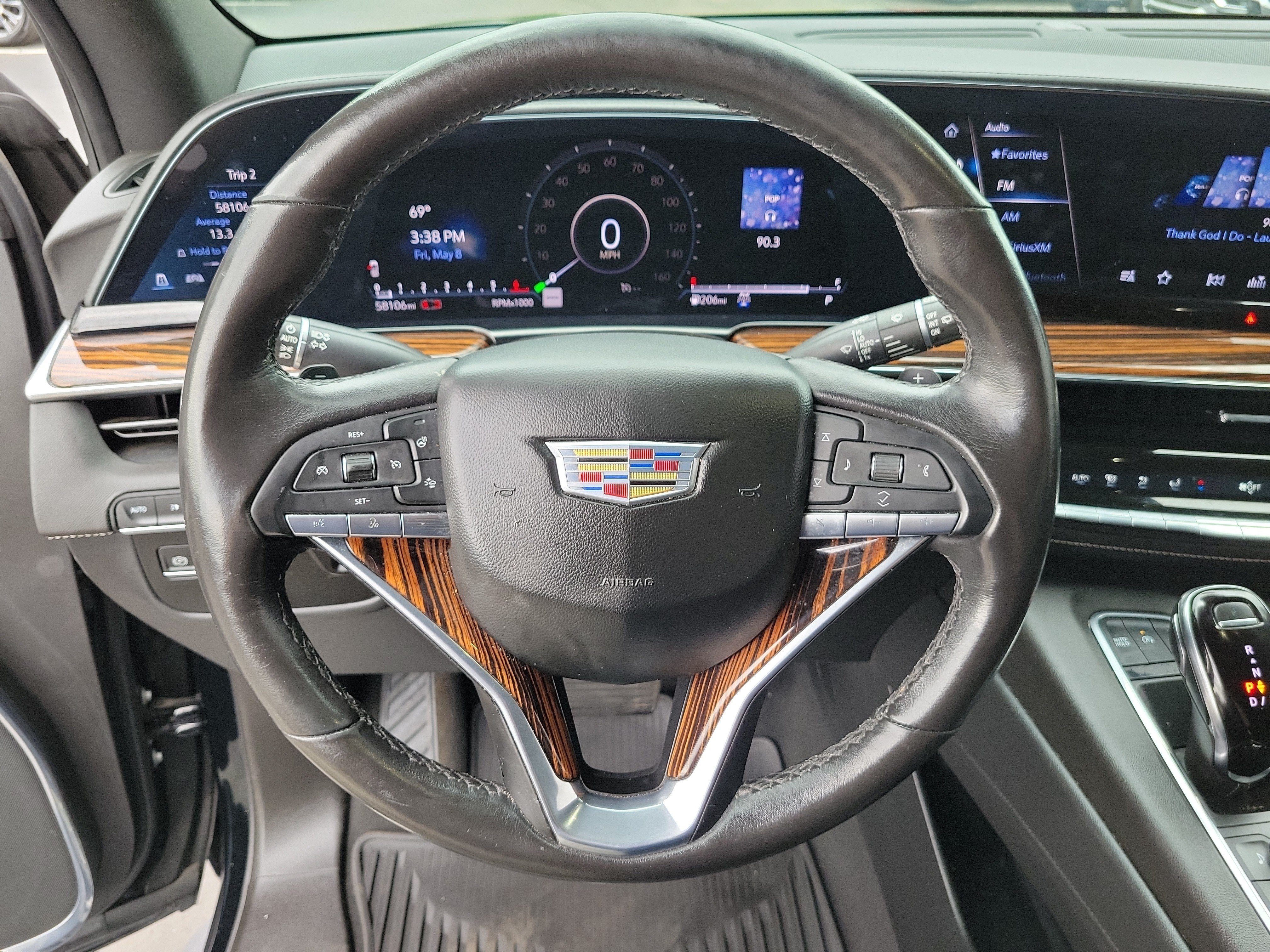 Used 2021 Cadillac Escalade Premium Luxury AWD/4WD image 24
